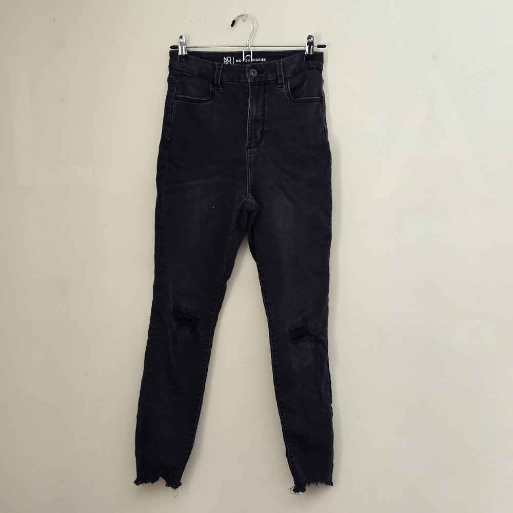 No Boundaries Women's 9 Black Distressed High Waisted Jeans